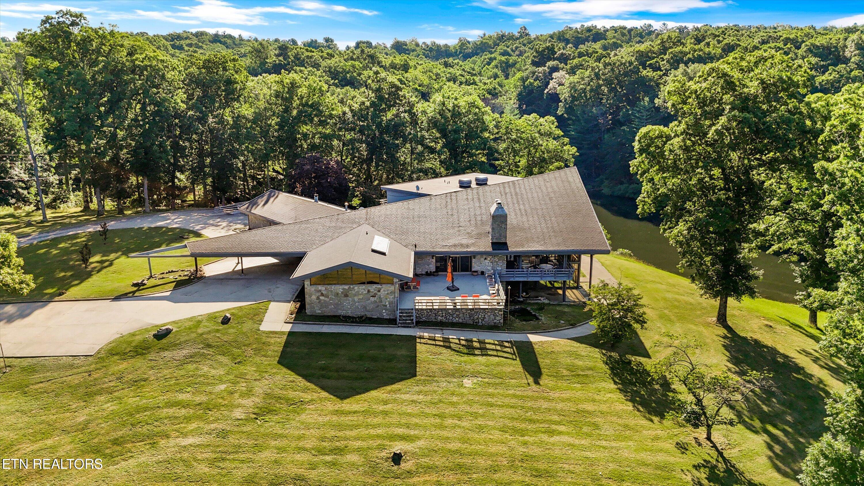 1527 Terry Rd