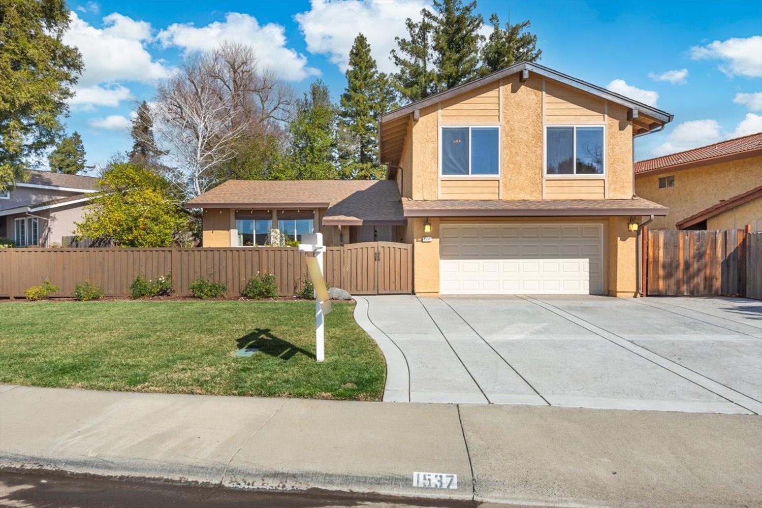 1537 Saratoga Dr
