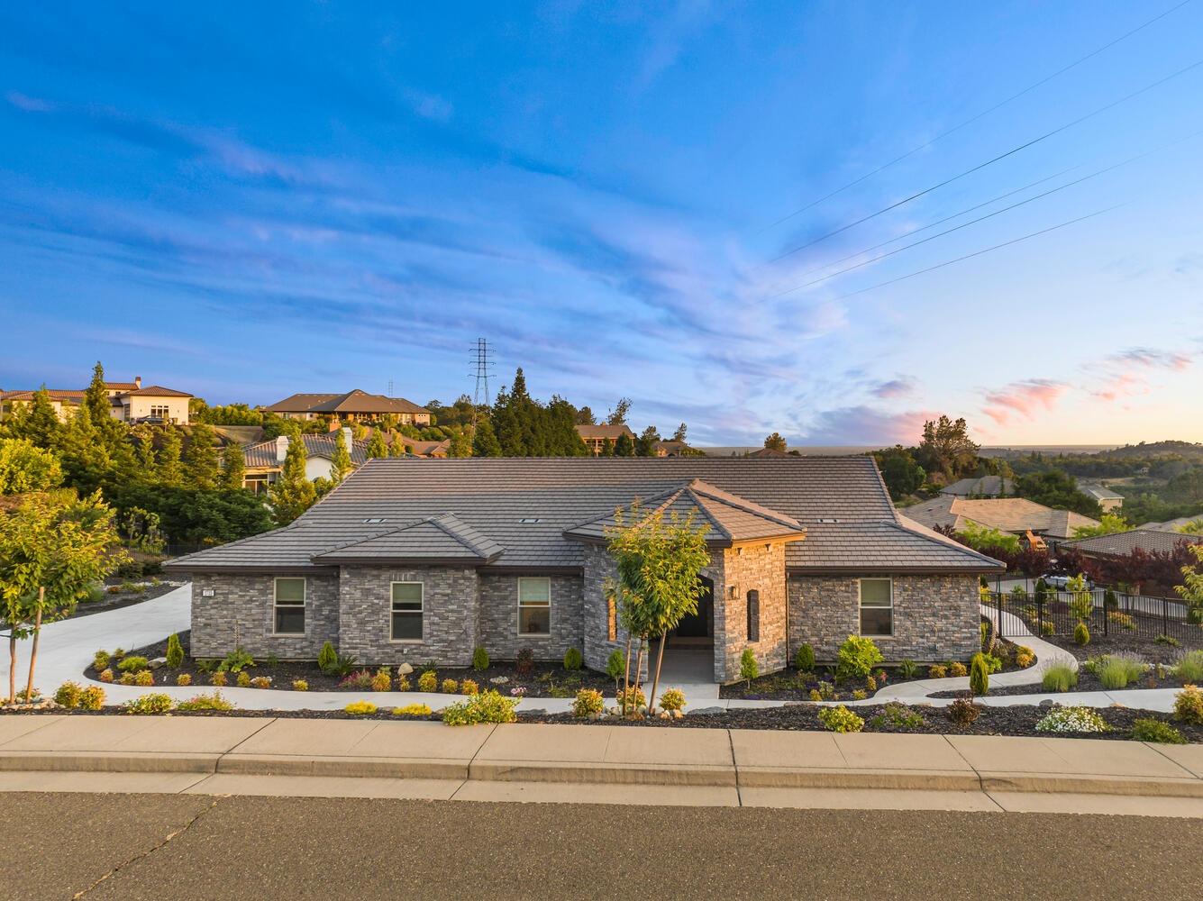 1735 Margaret Court