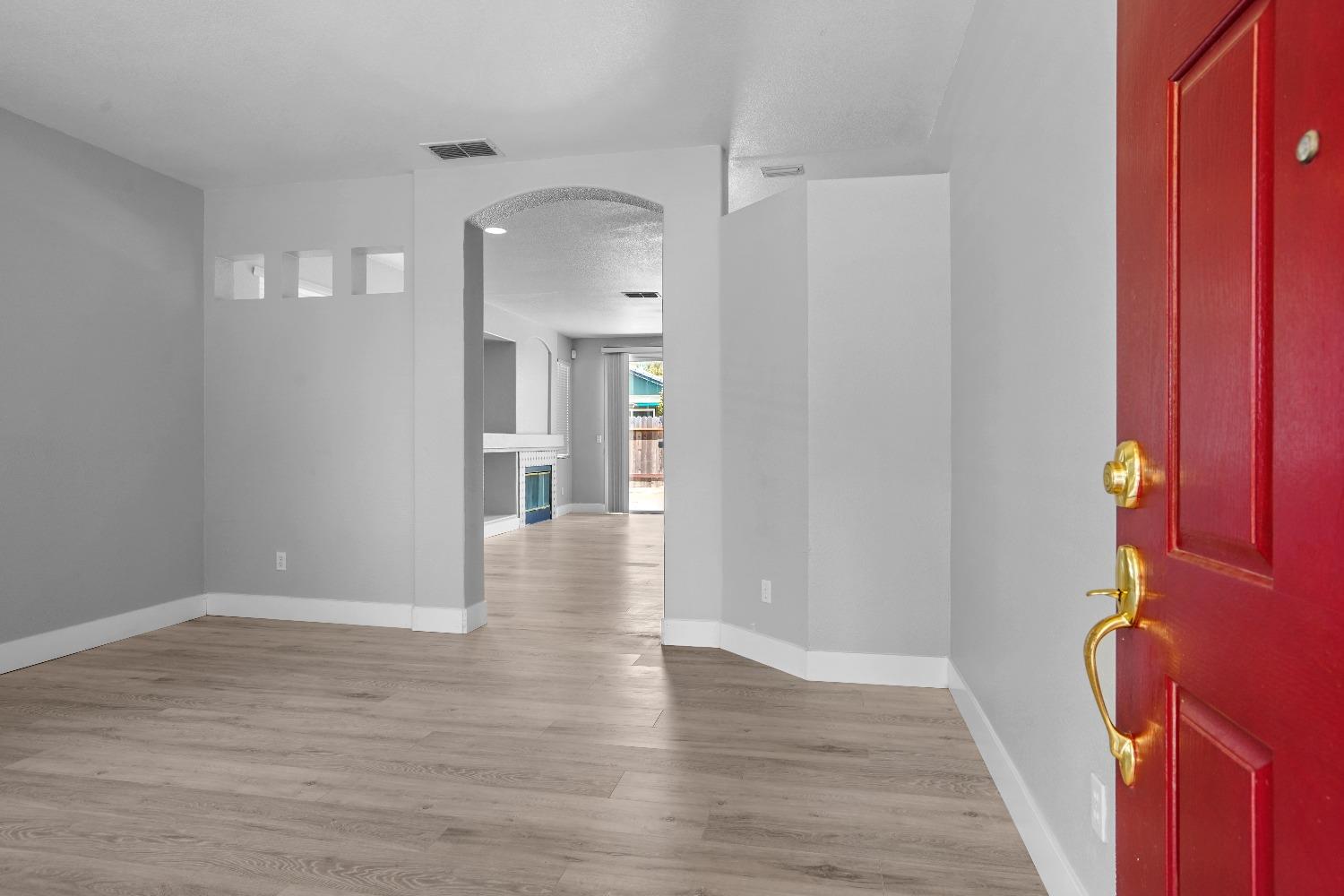 5407 Laguna Crest Way