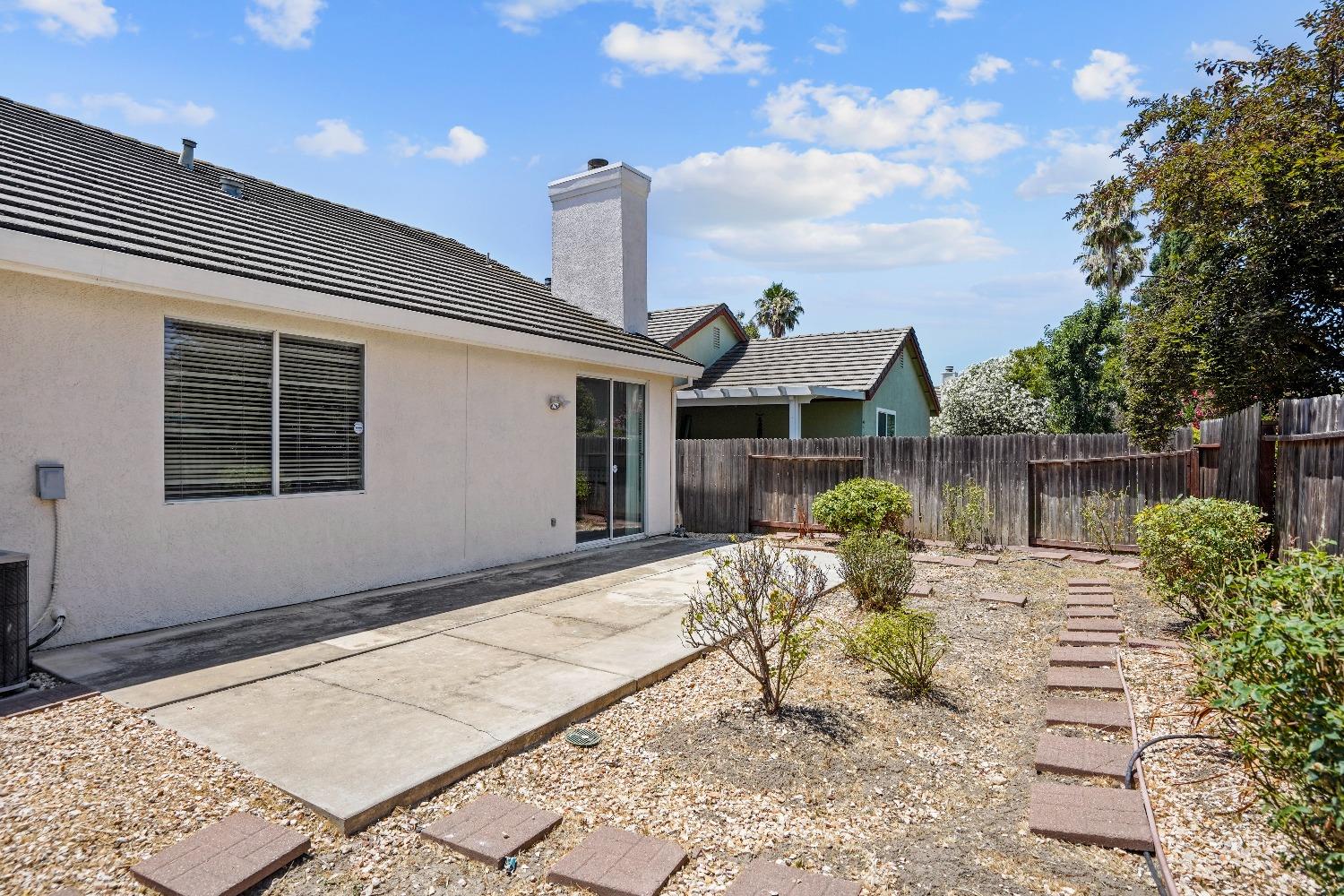 5407 Laguna Crest Way