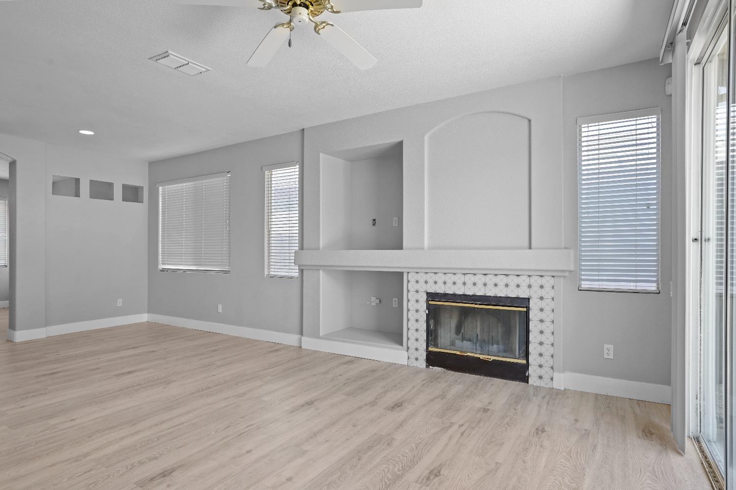 5407 Laguna Crest Way