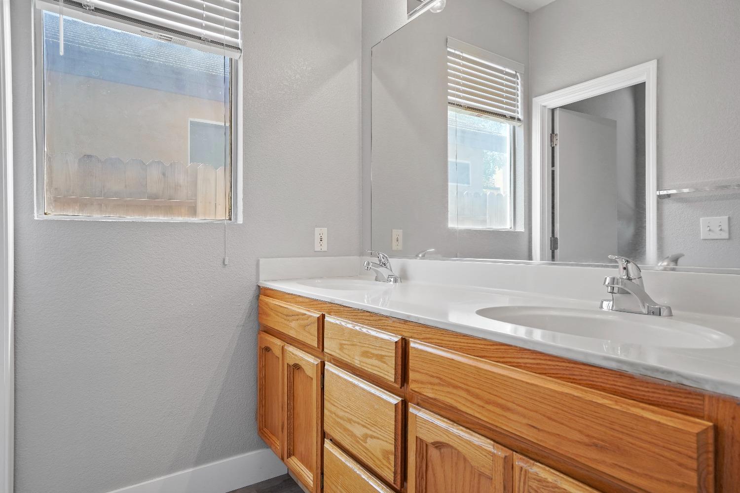 5407 Laguna Crest Way