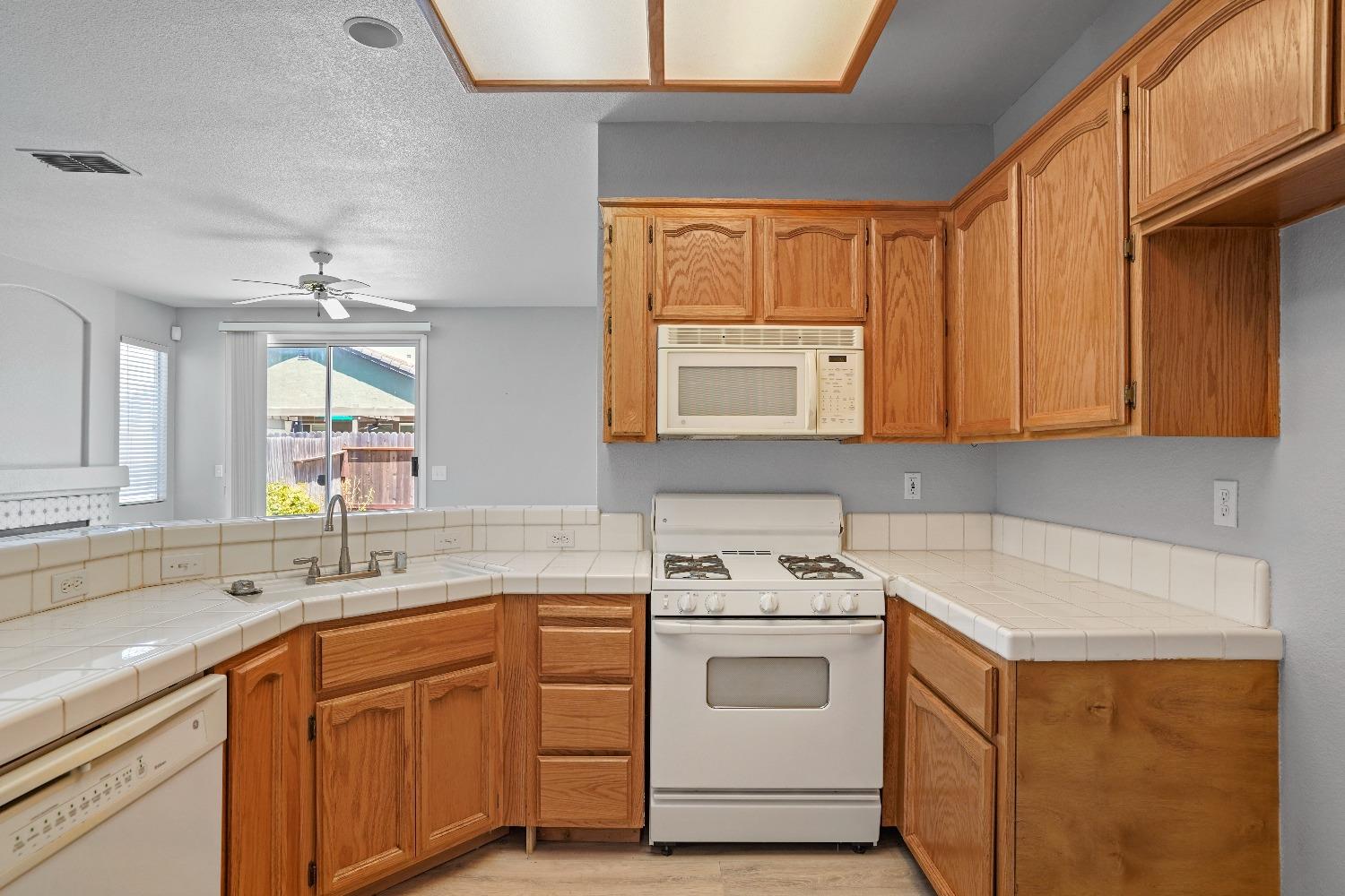 5407 Laguna Crest Way