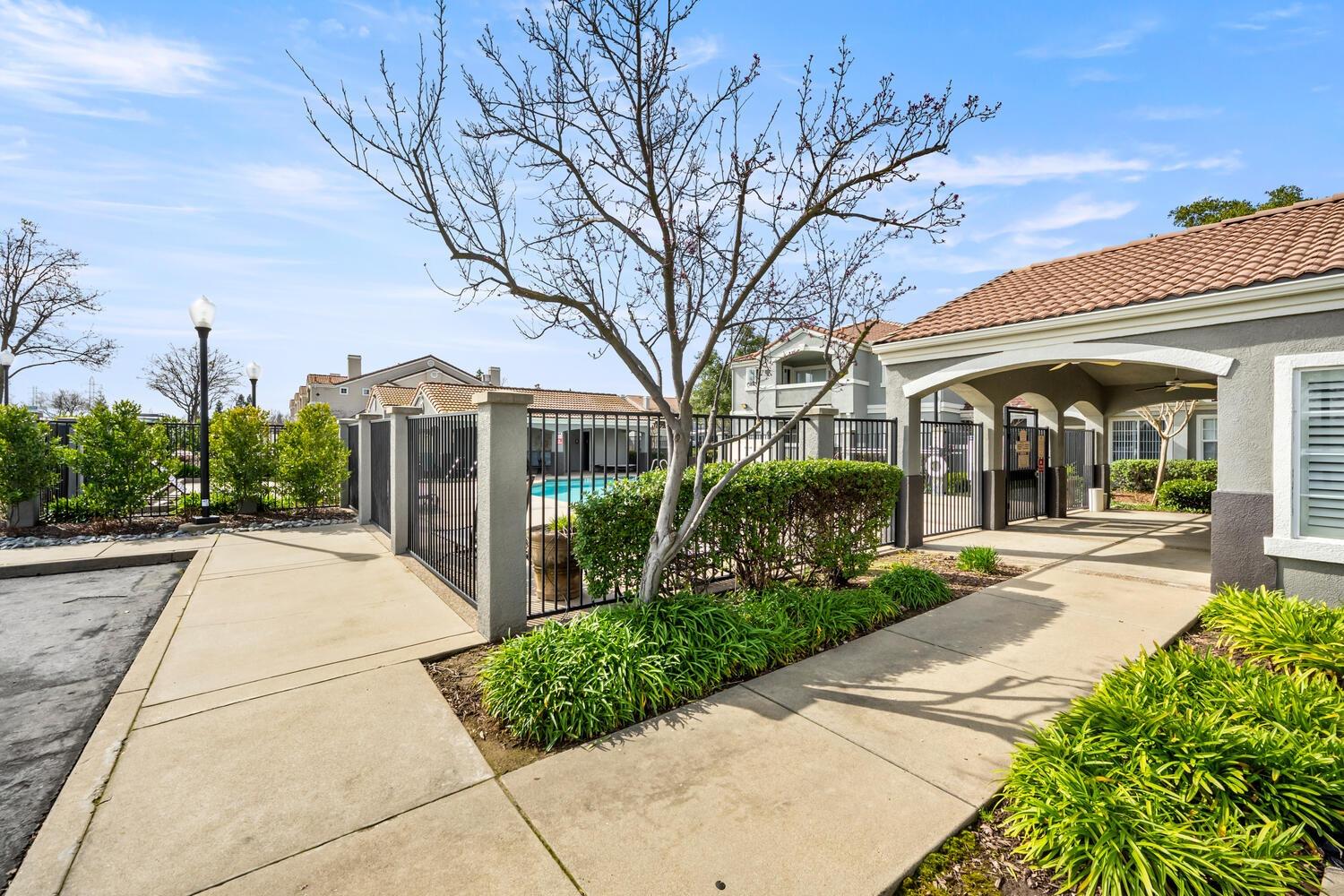 885 Halidon Way 1423