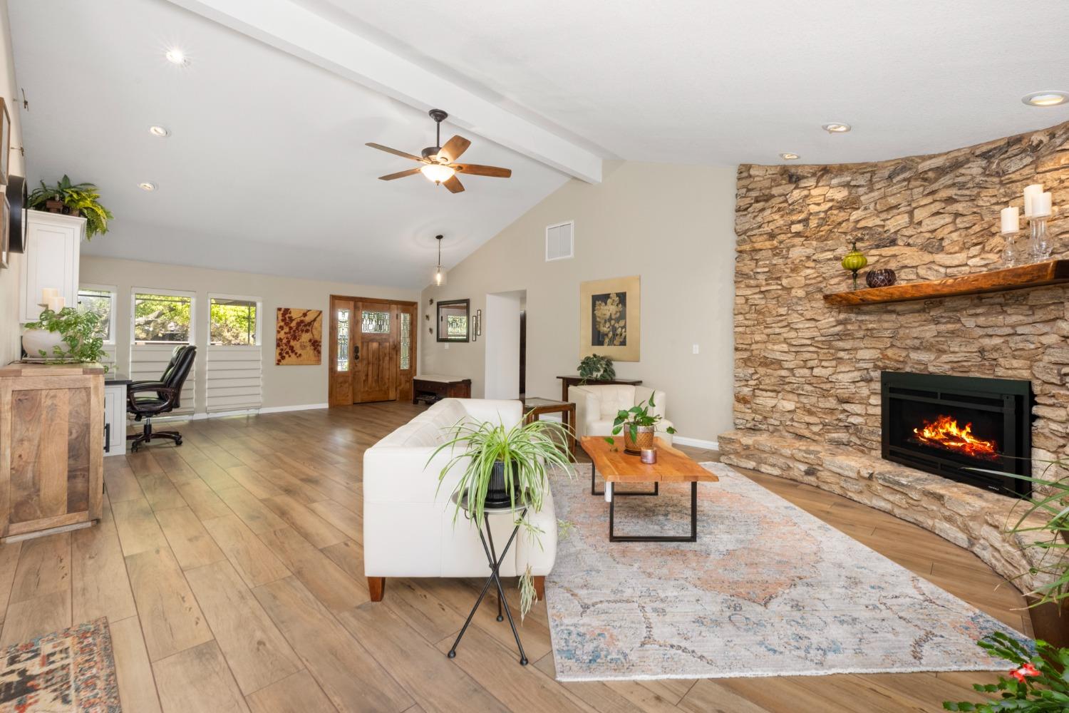 613 Rivercrest Drive