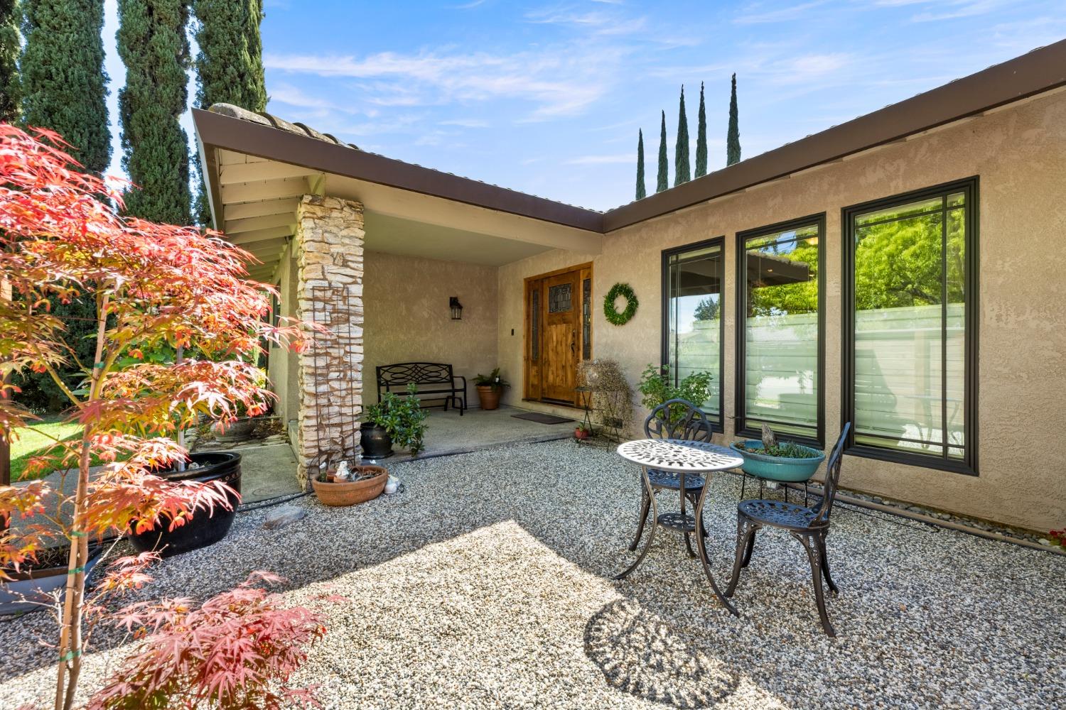 613 Rivercrest Drive