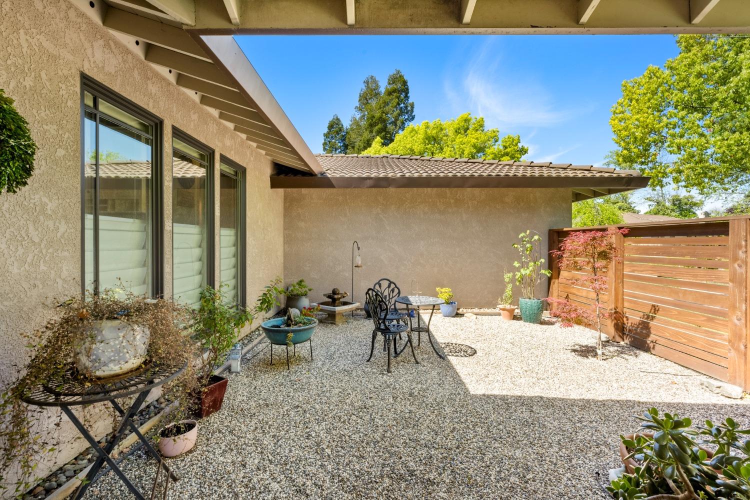 613 Rivercrest Drive