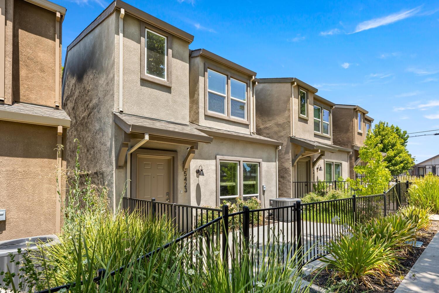 5423 College Oak Drive