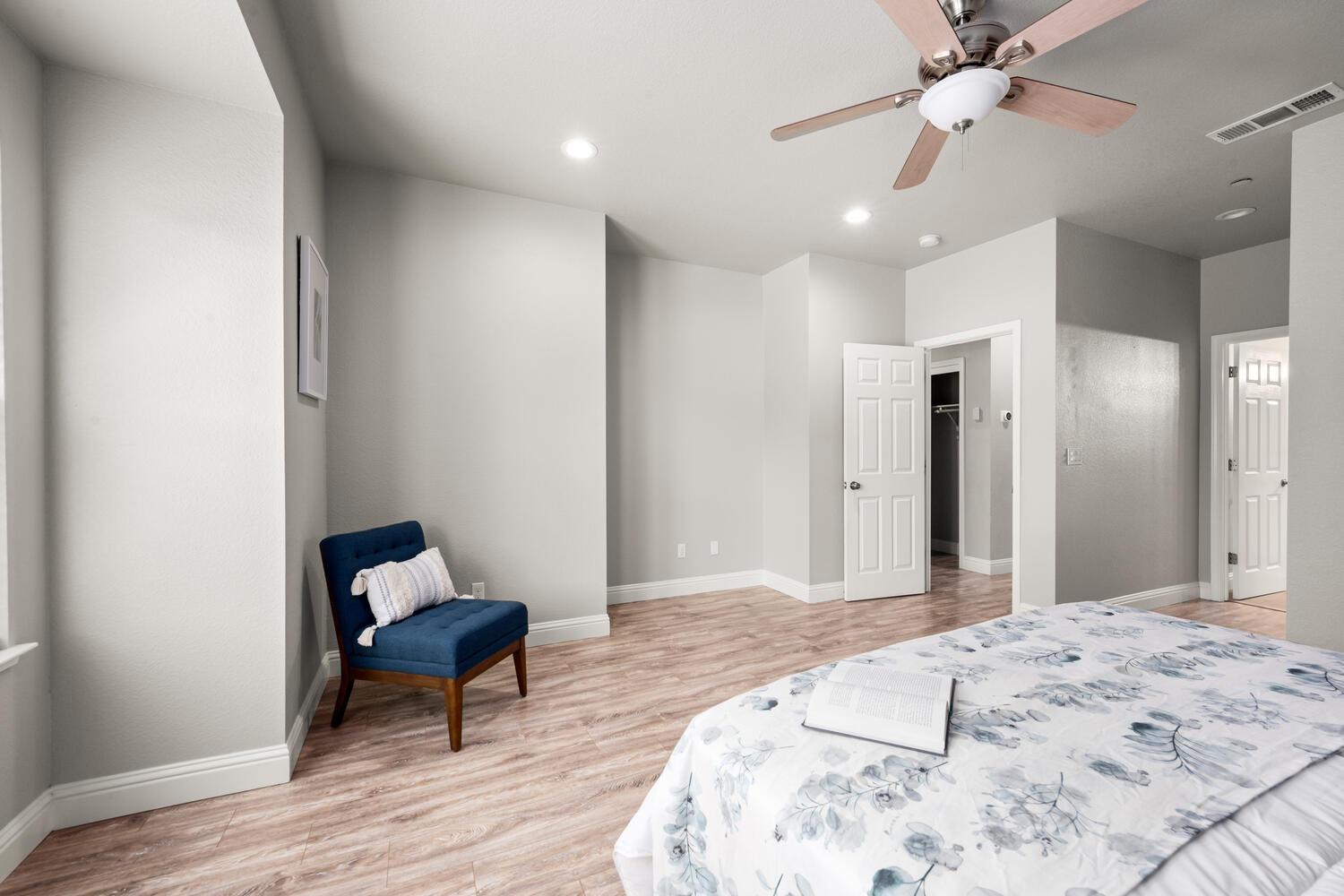 5423 College Oak Drive