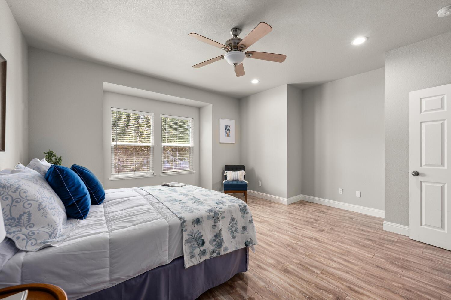 5423 College Oak Drive