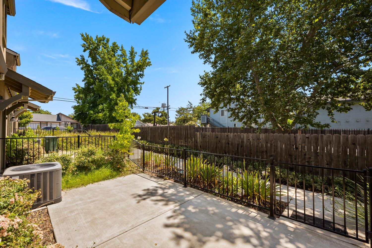 5423 College Oak Drive