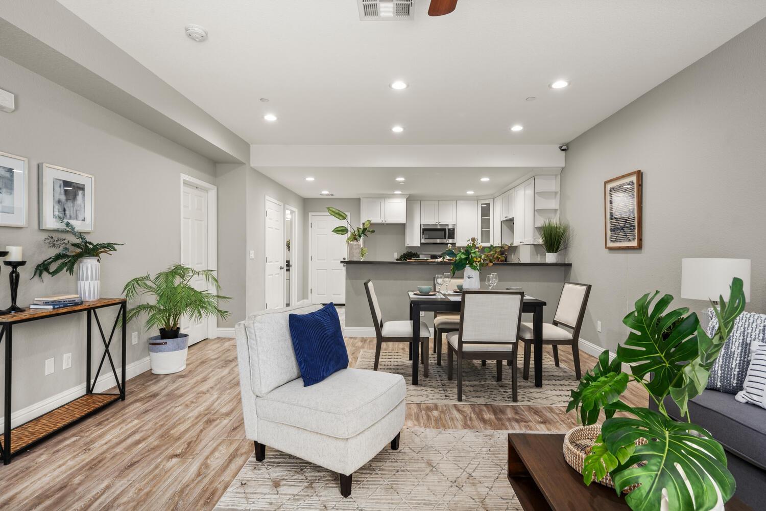 5423 College Oak Drive