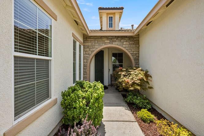 5849 Bridgecross Drive