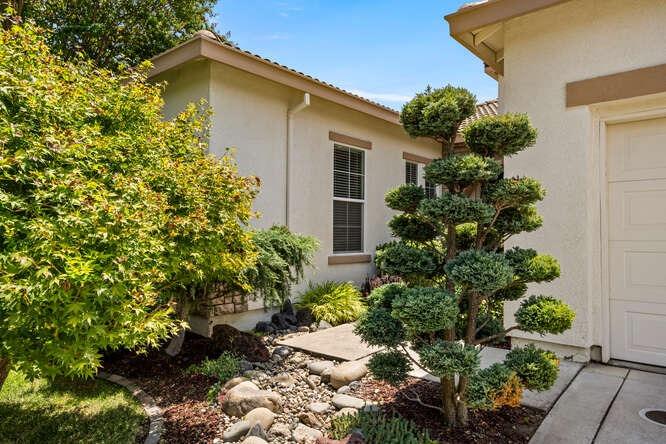 5849 Bridgecross Drive