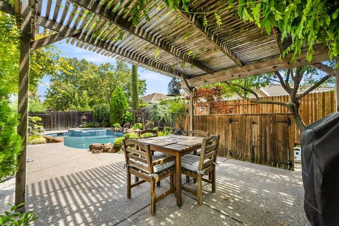 5849 Bridgecross Drive