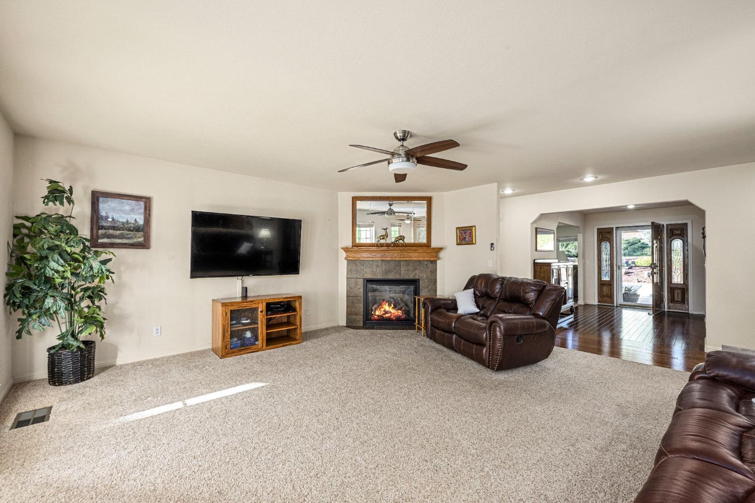 3278 Vista Del Mundo