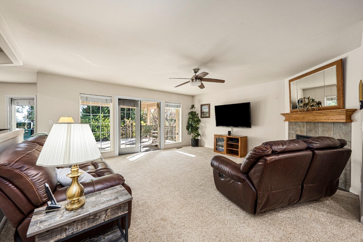 3278 Vista Del Mundo