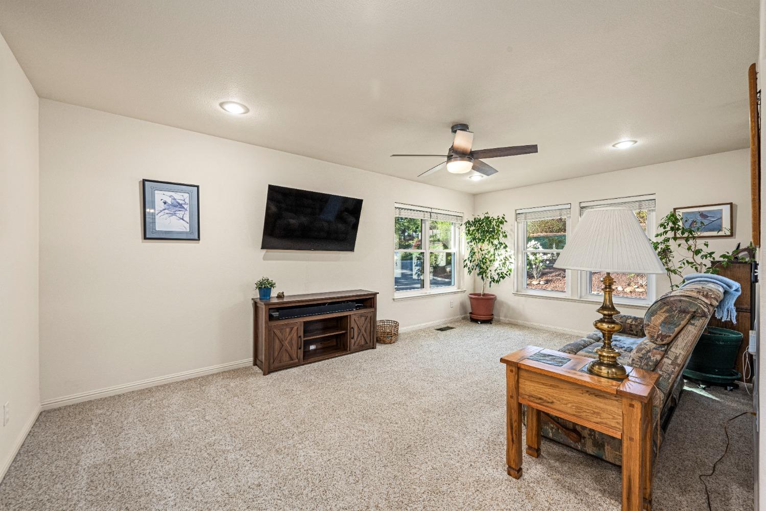 3278 Vista Del Mundo