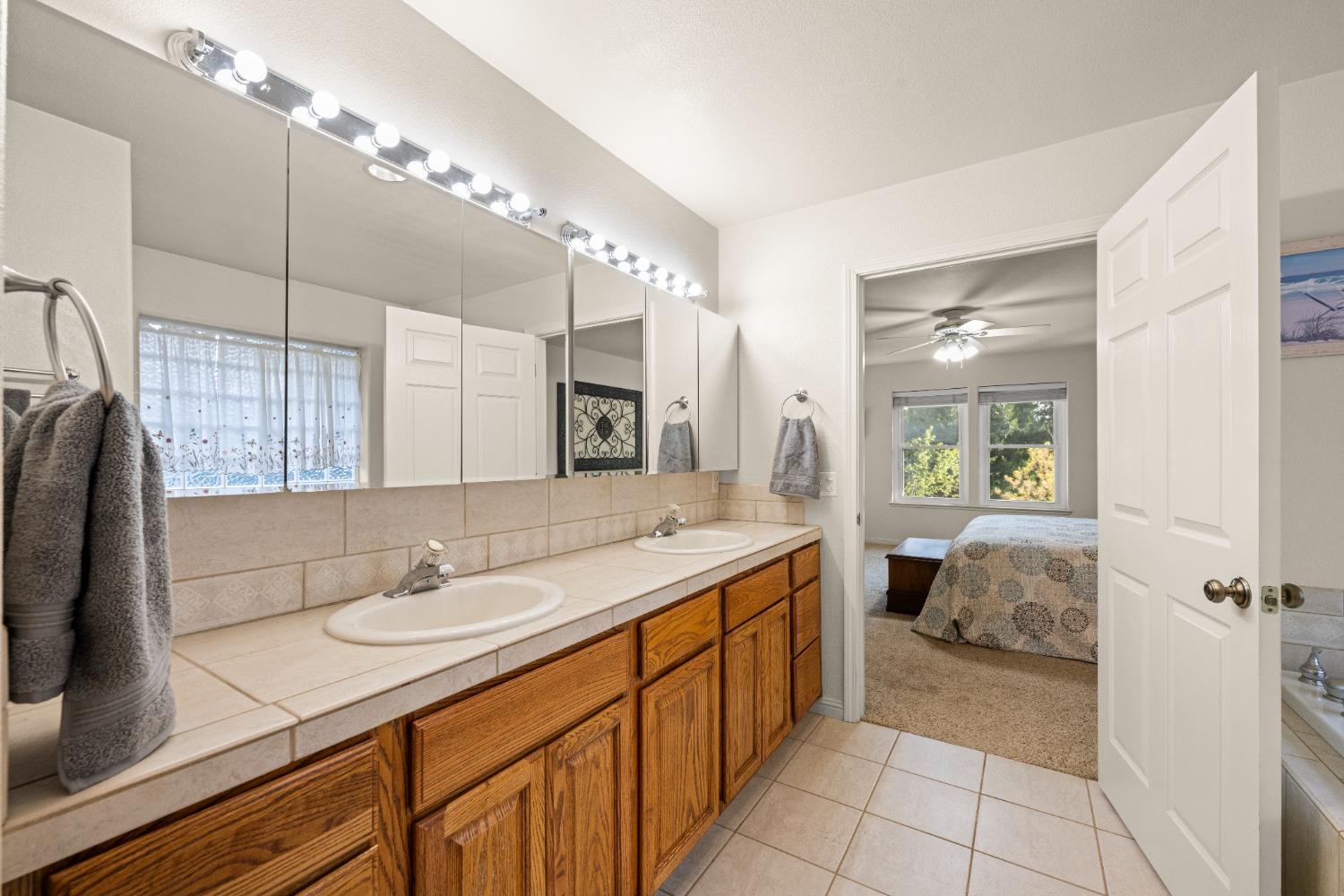 3278 Vista Del Mundo