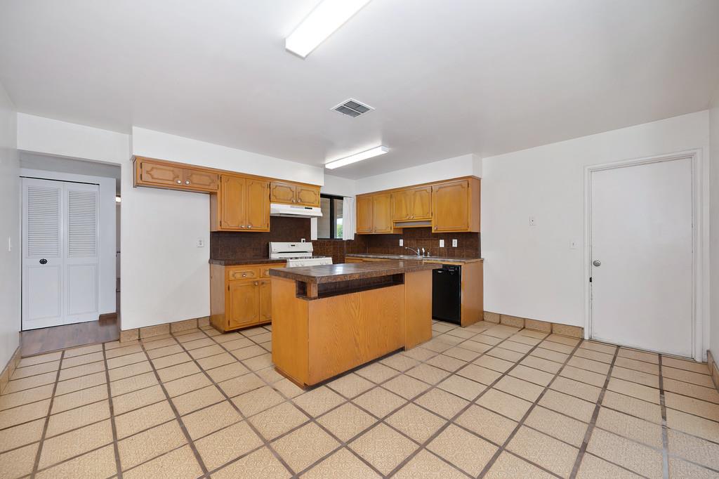 4736 Willowbrook Drive