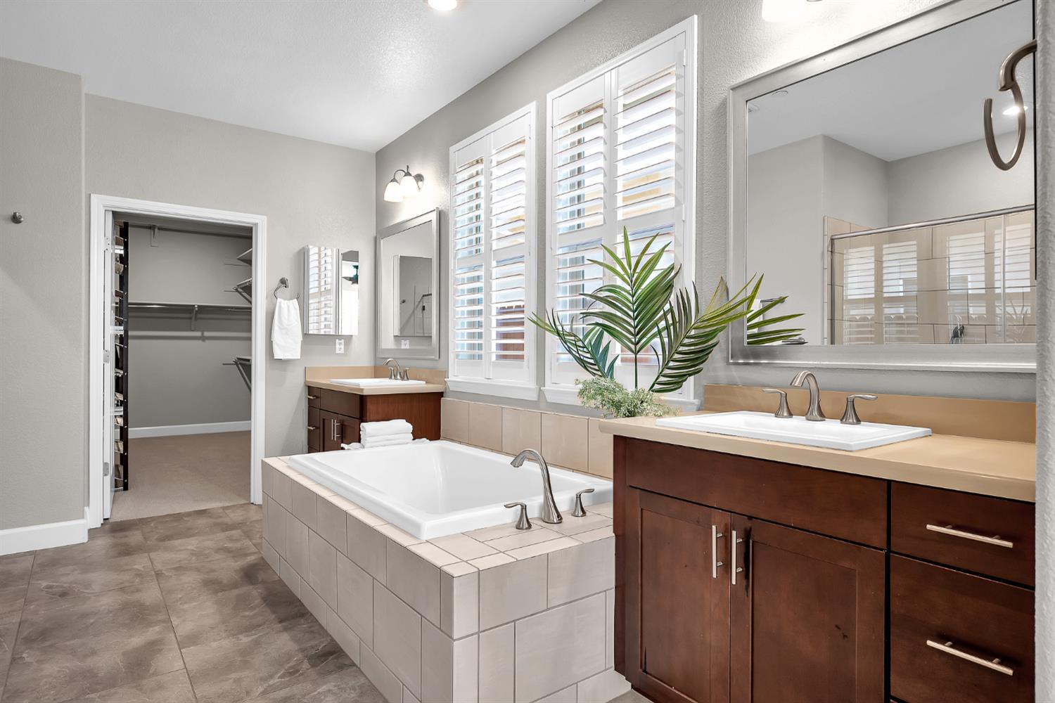 3028 Las Palmas Drive