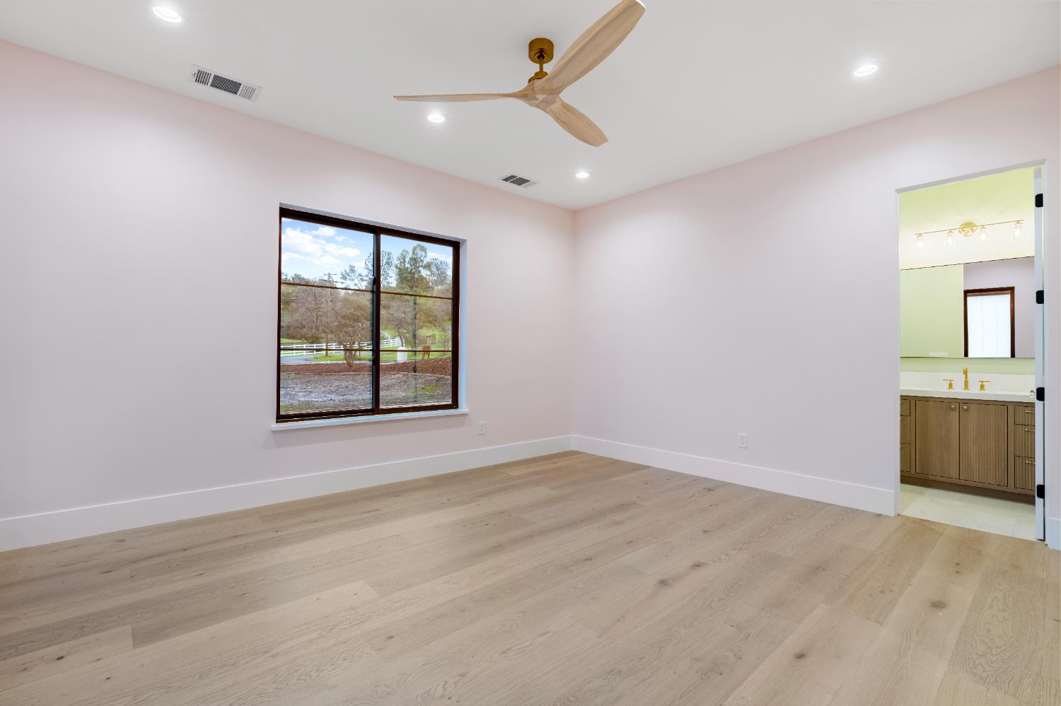 6980 High cliff Road