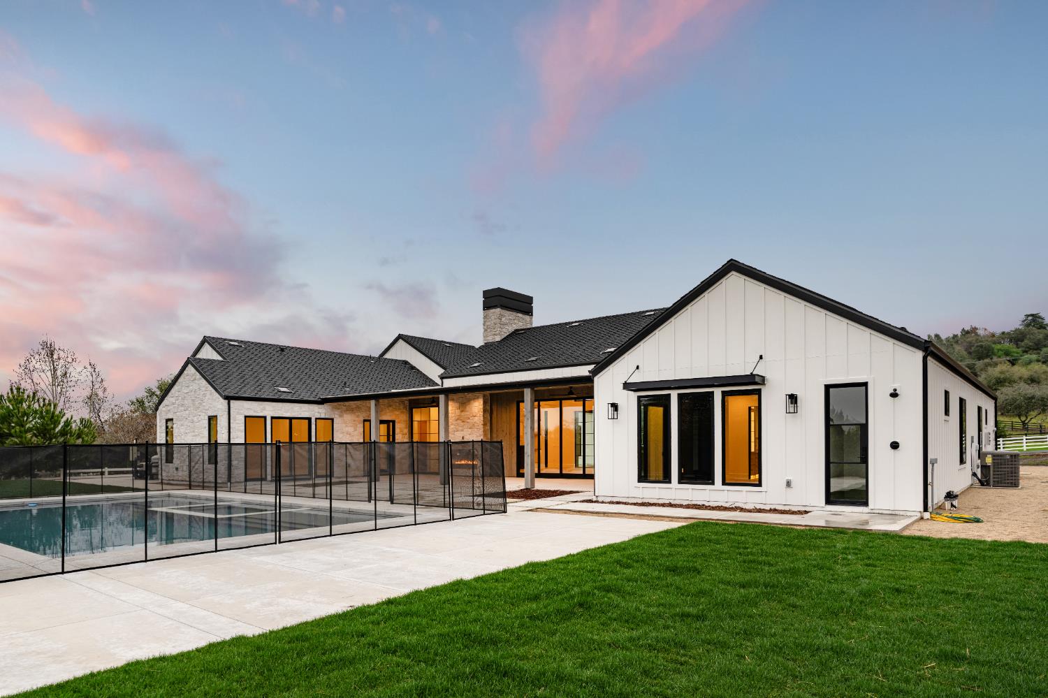 6980 High cliff Road