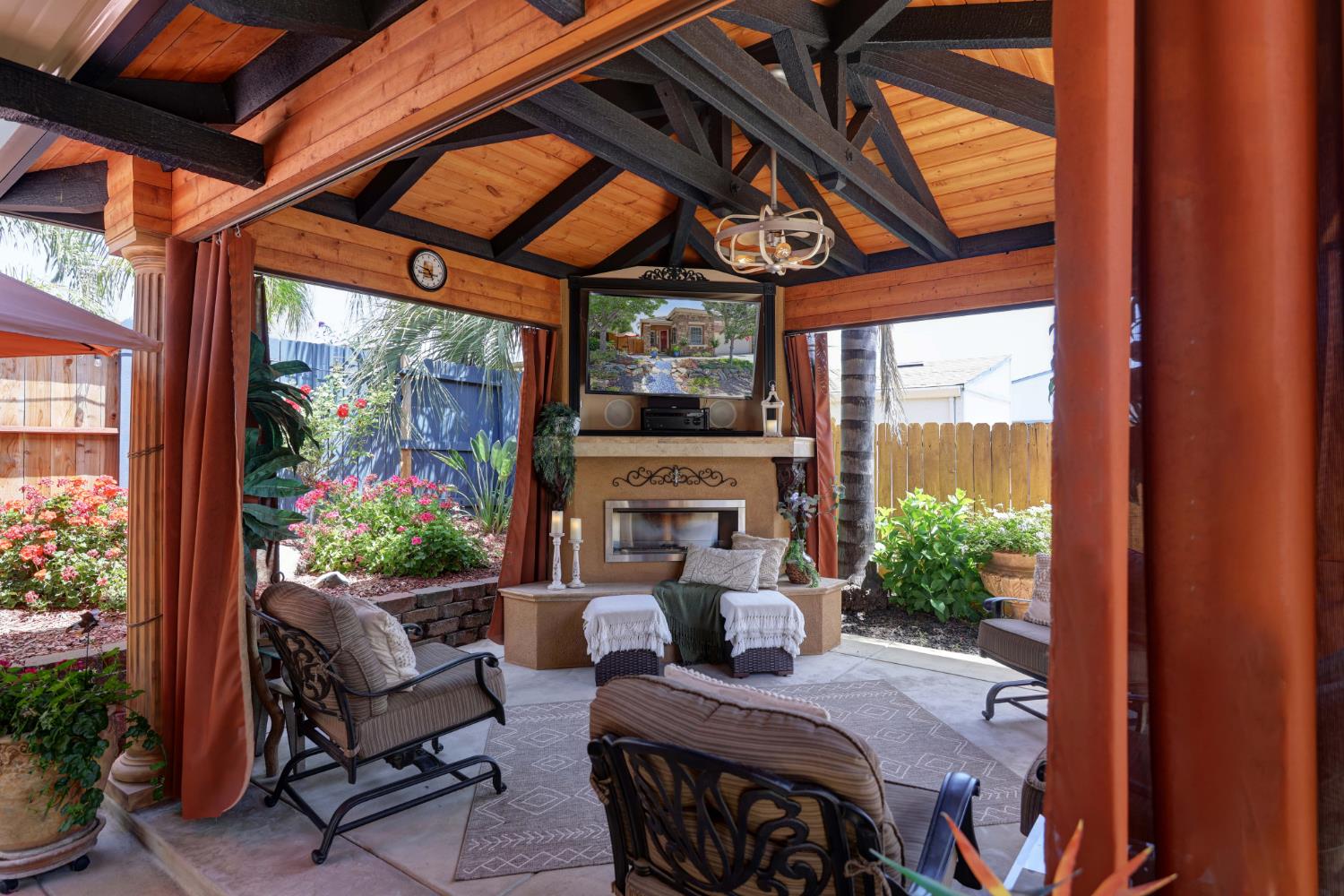 3319 Corinthian Lane