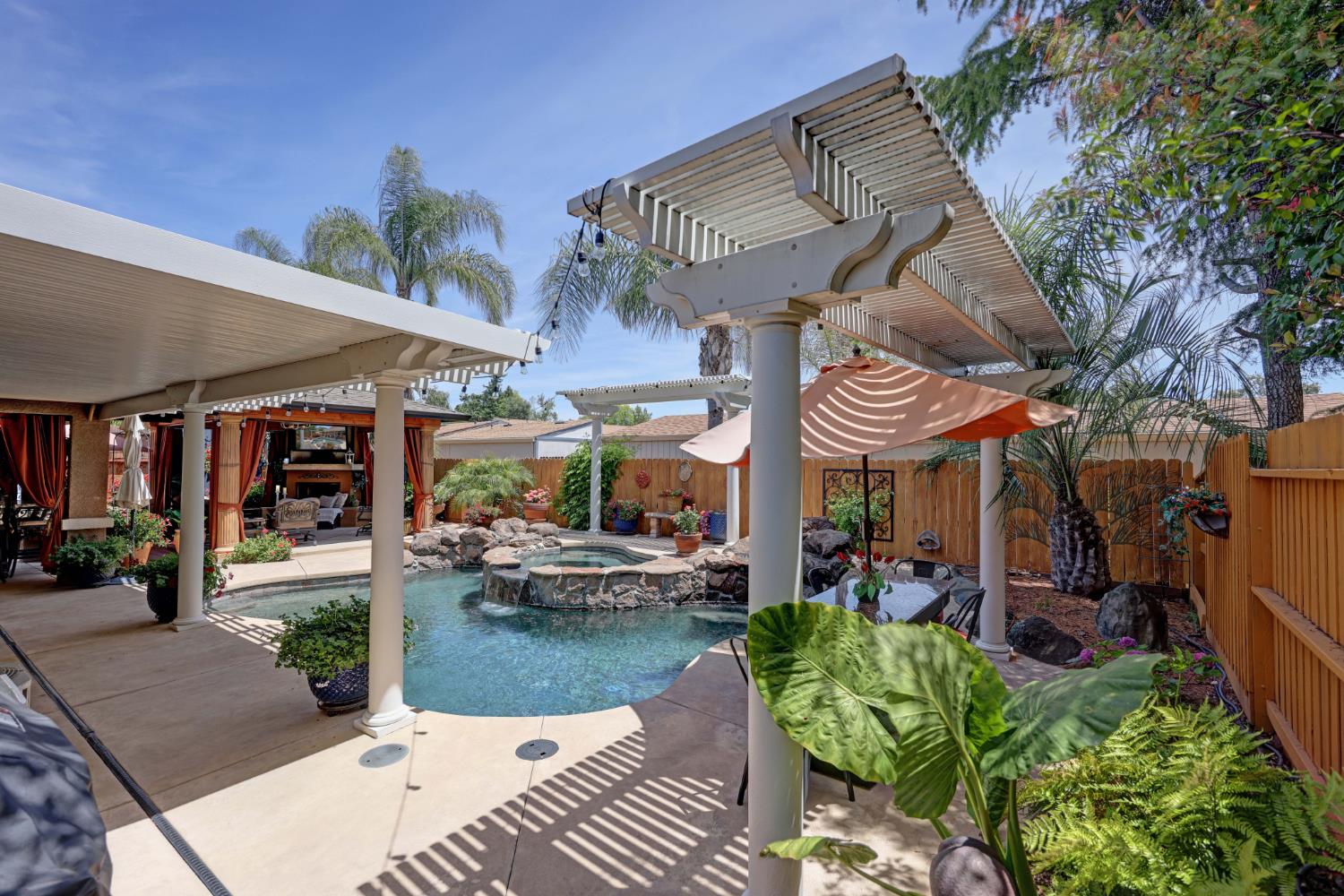 3319 Corinthian Lane