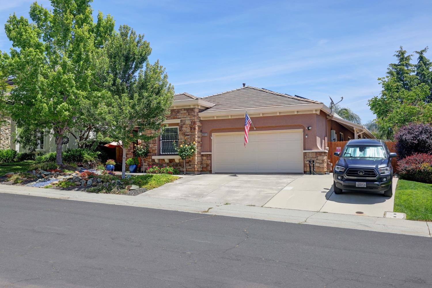 3319 Corinthian Lane