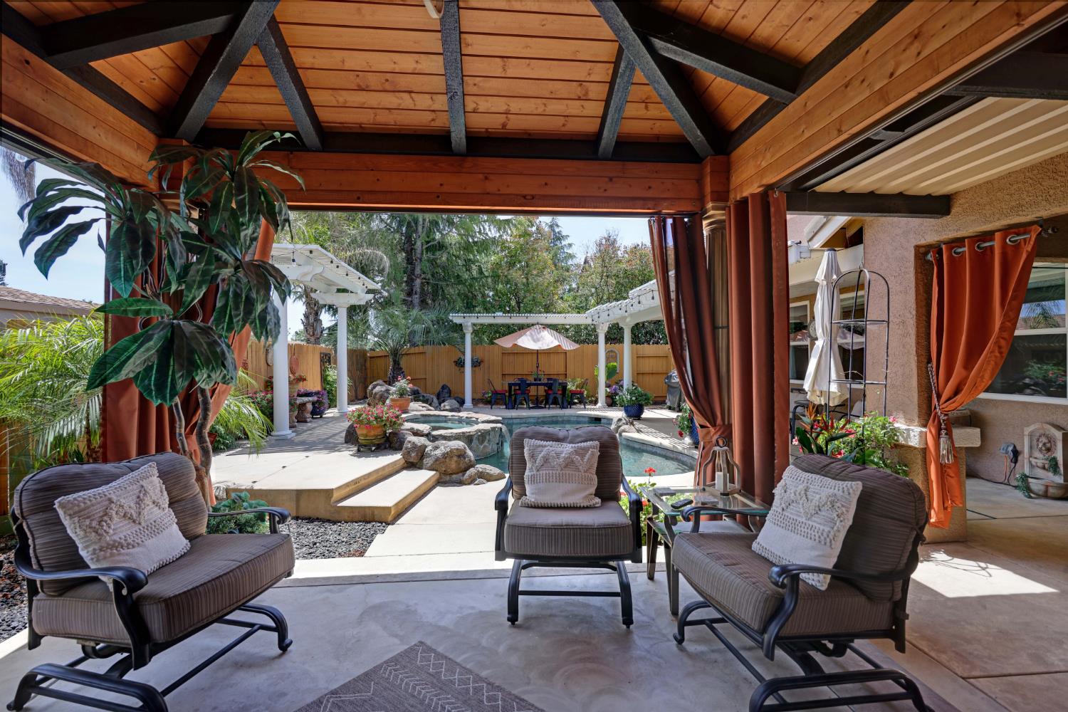 3319 Corinthian Lane