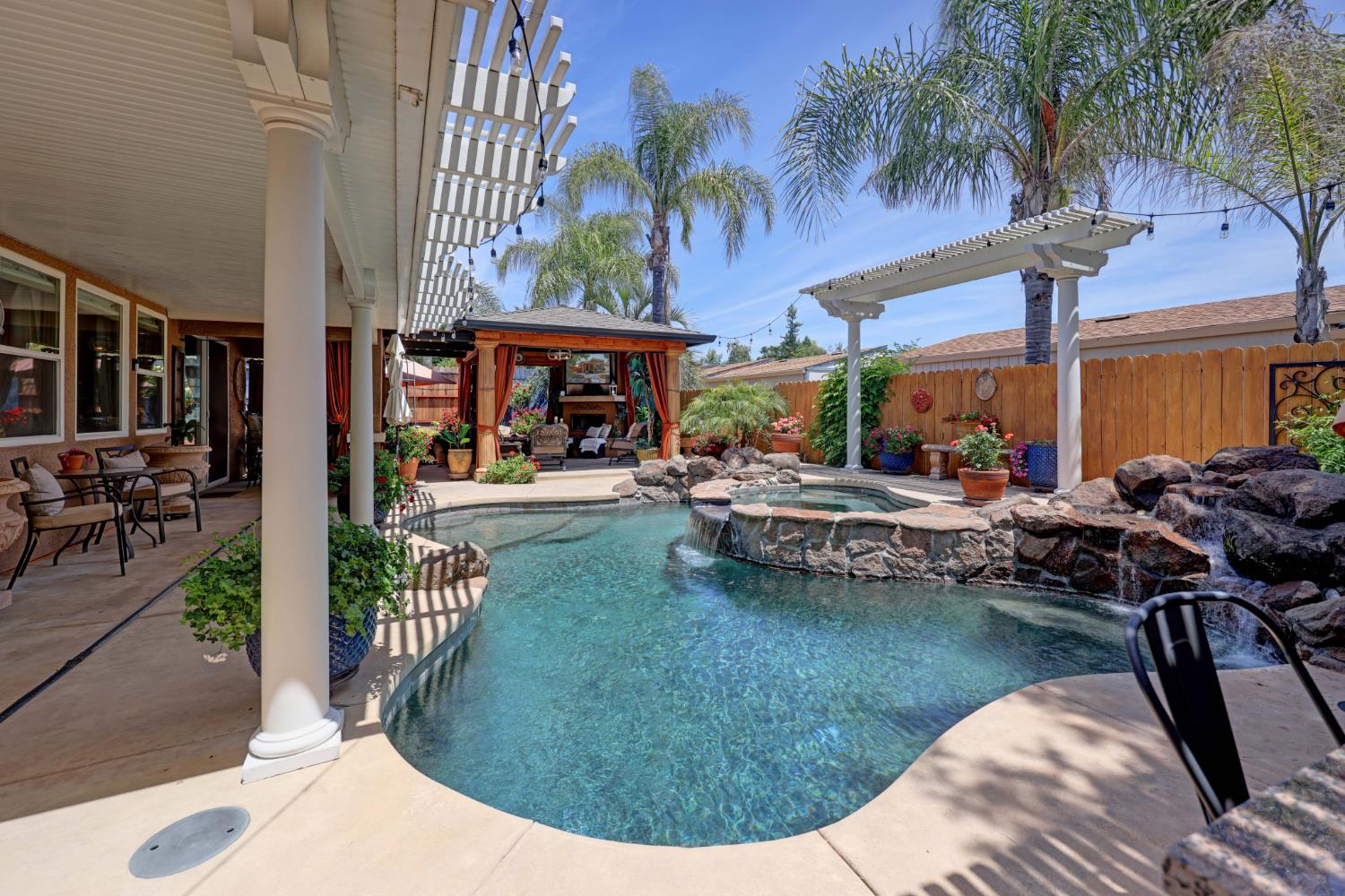 3319 Corinthian Lane