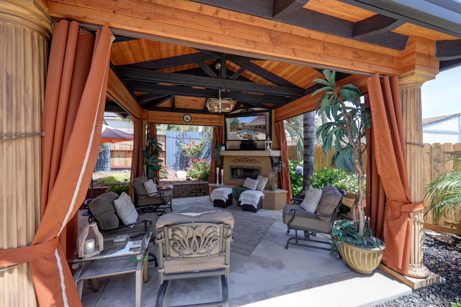 3319 Corinthian Lane