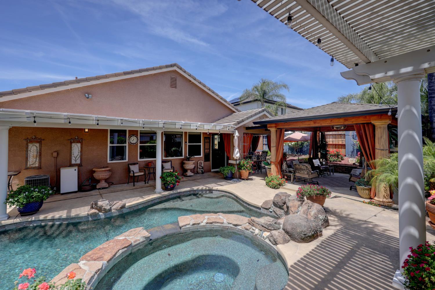 3319 Corinthian Lane
