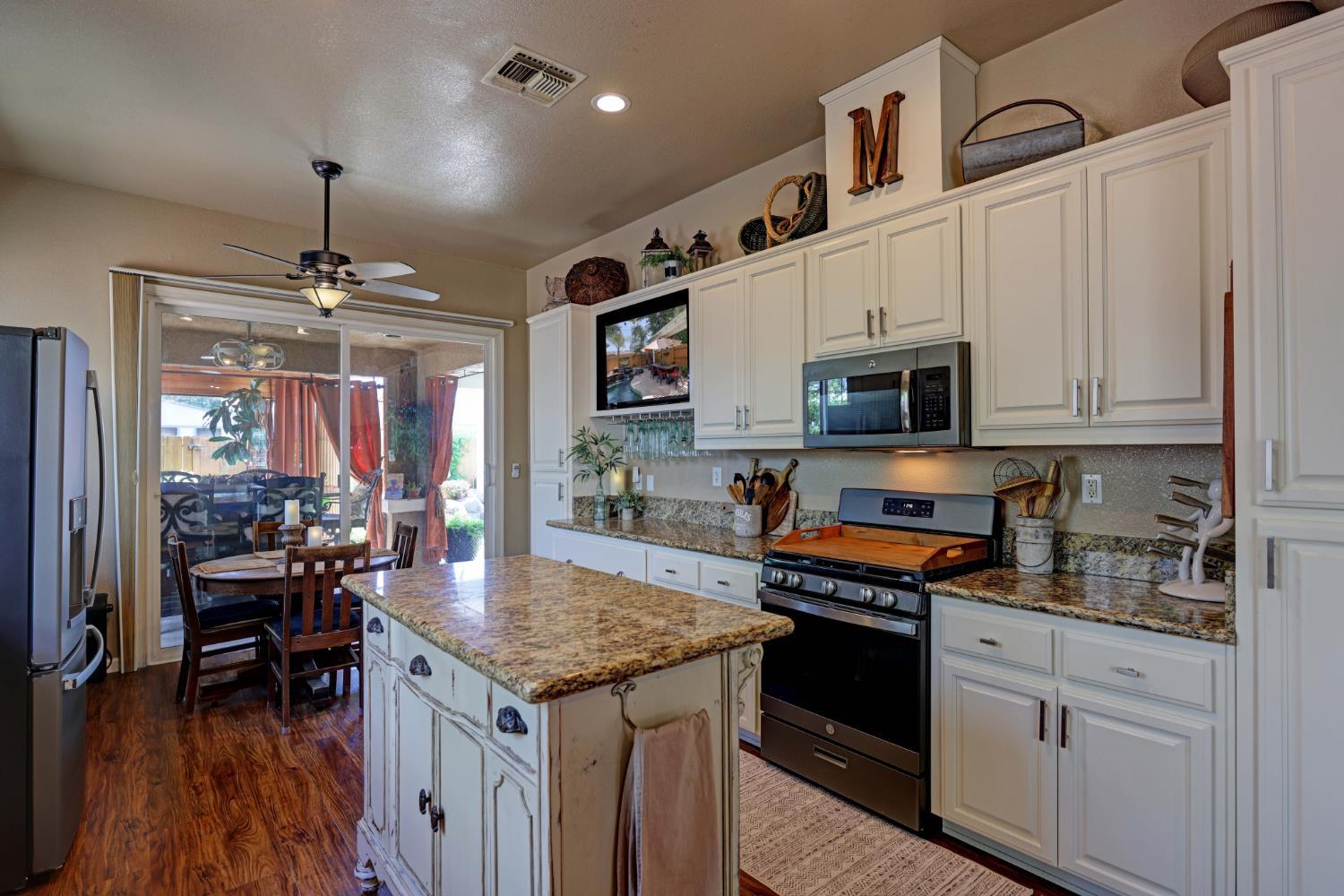 3319 Corinthian Lane
