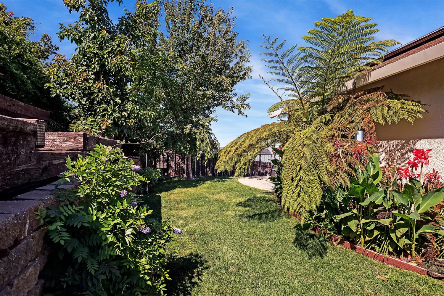 155 Hillside Place