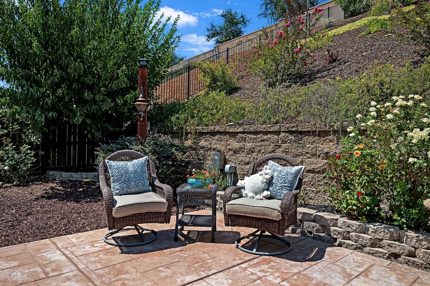 586 Willow Ridge Court