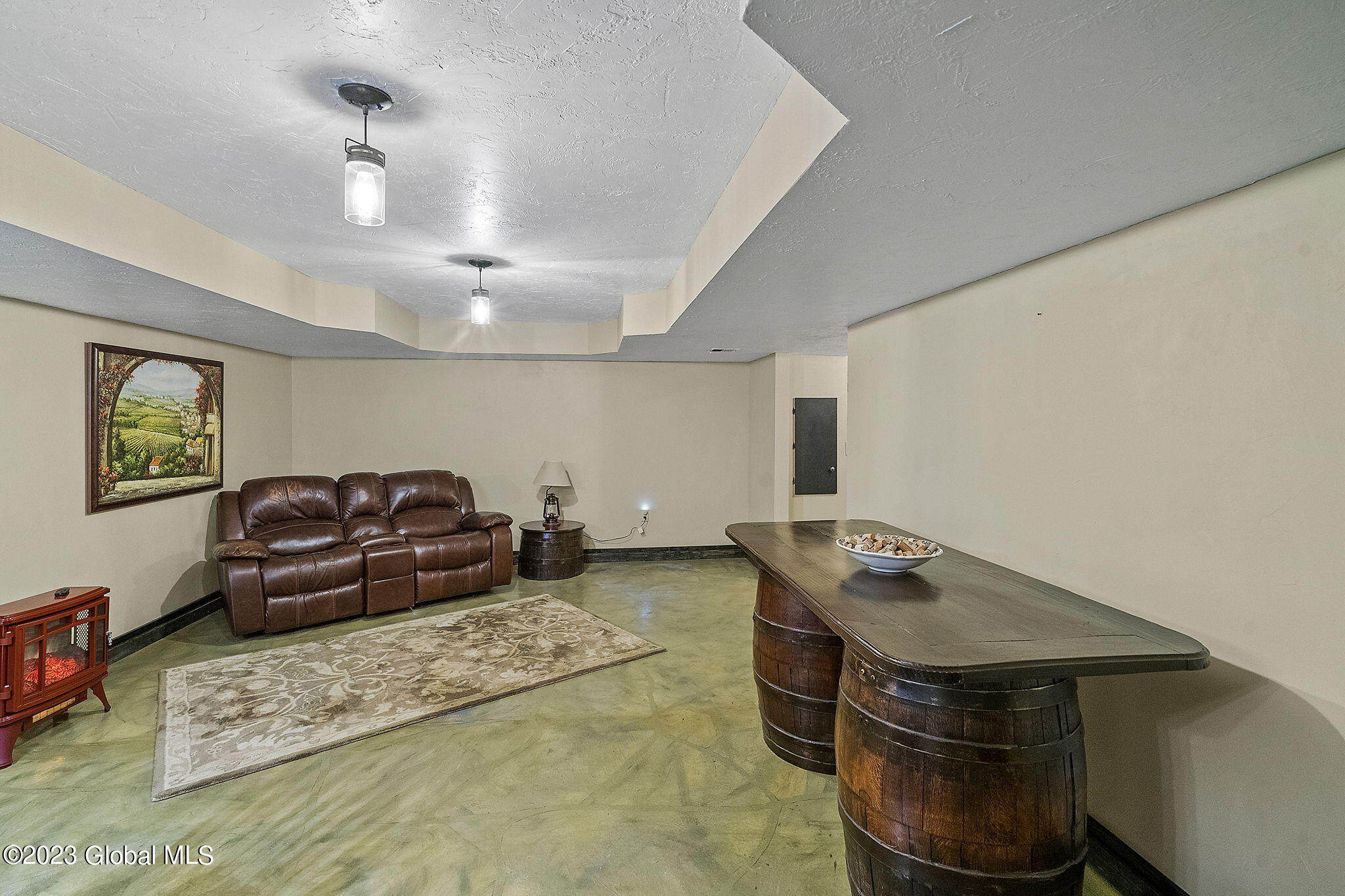 3 Candiwood Court