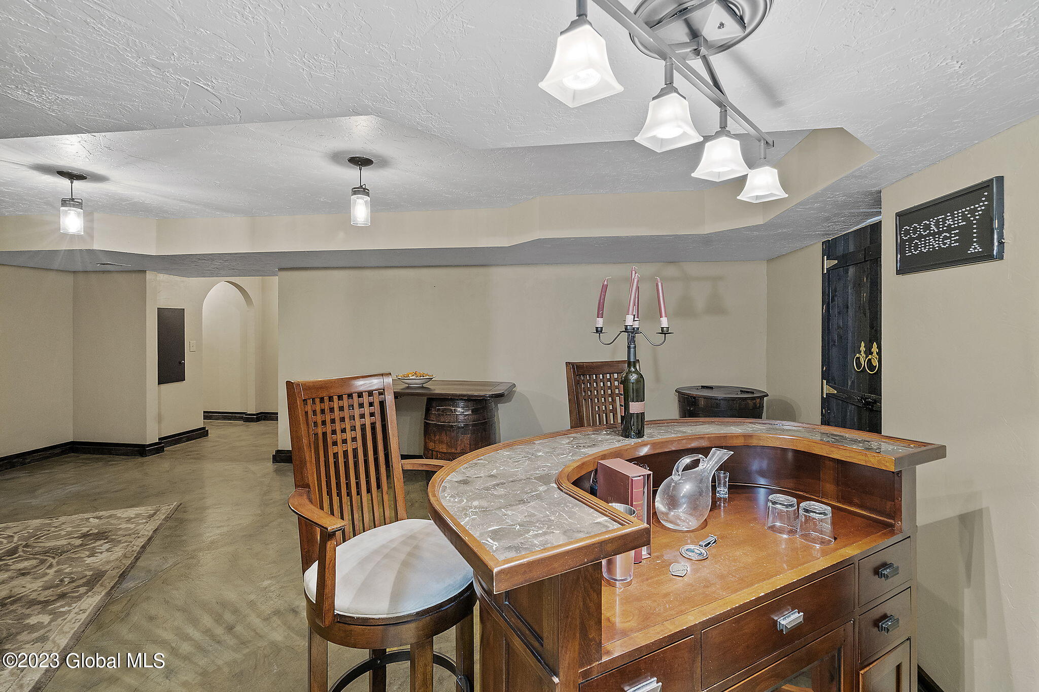3 Candiwood Court