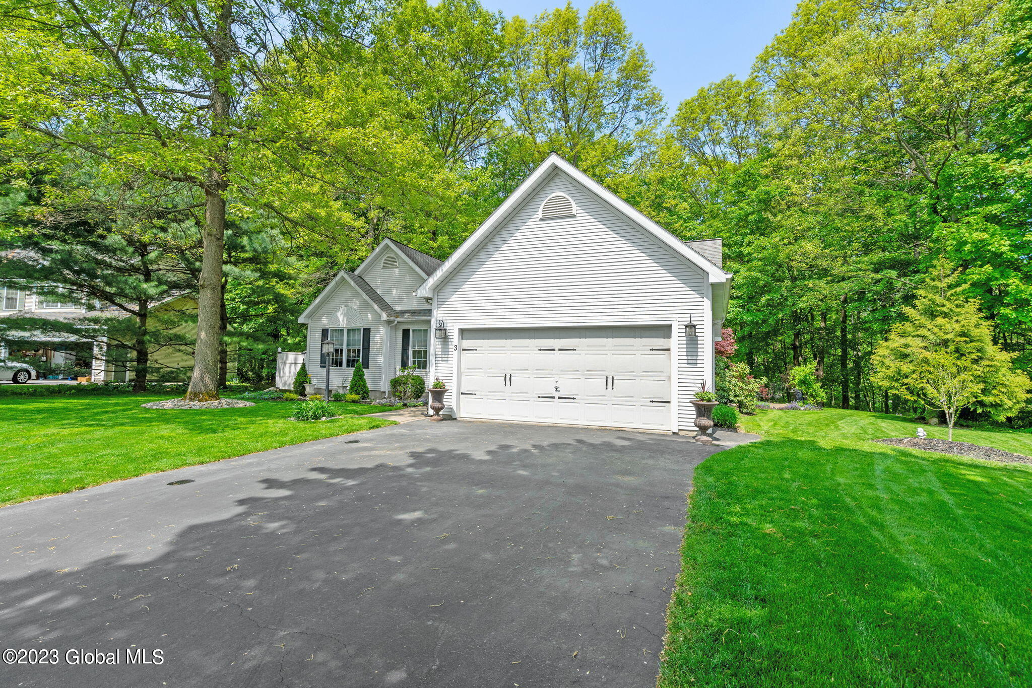 3 Candiwood Court