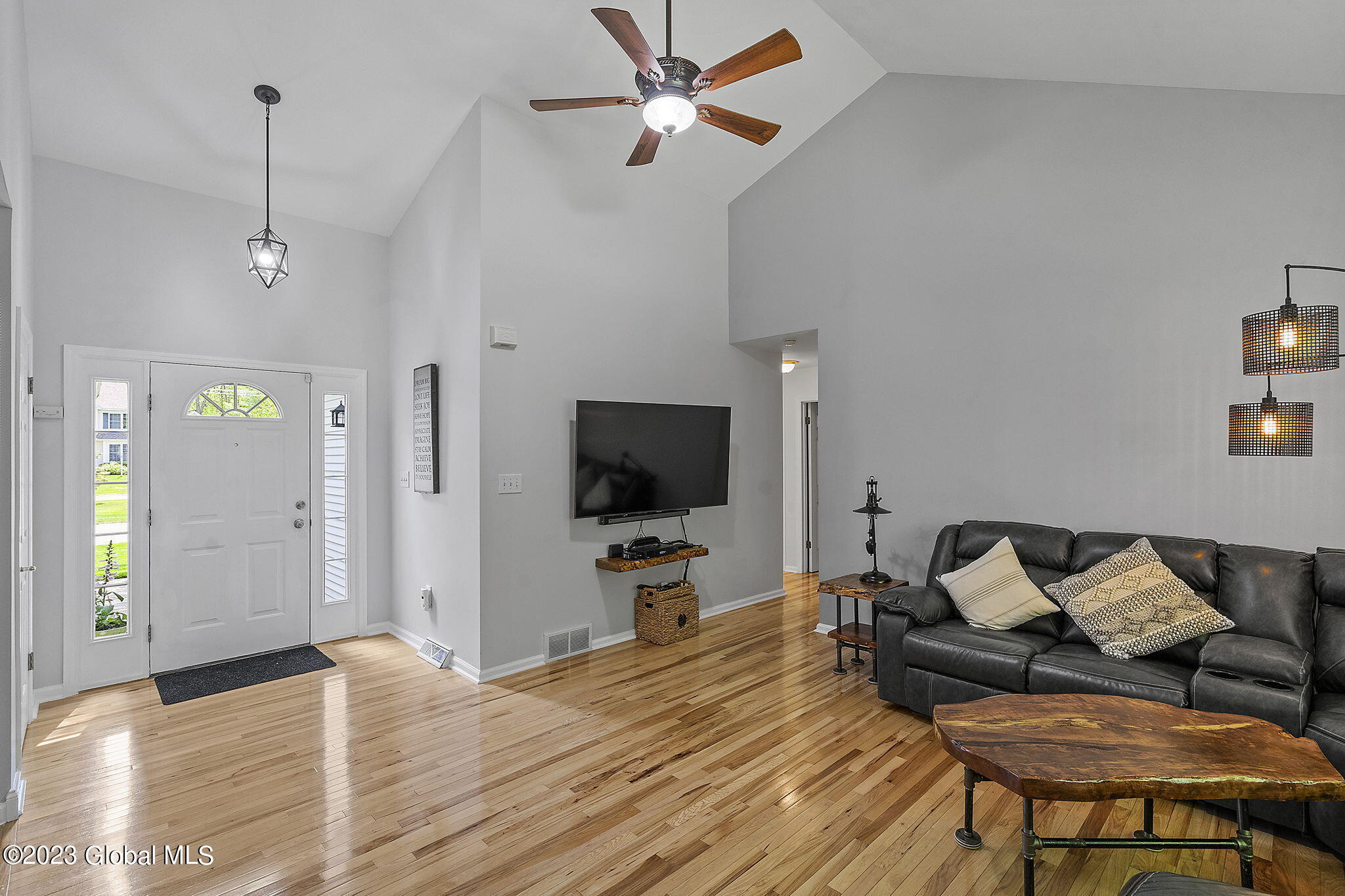 3 Candiwood Court