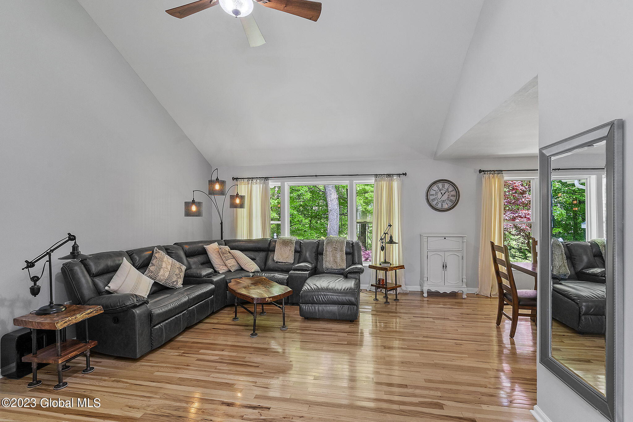 3 Candiwood Court
