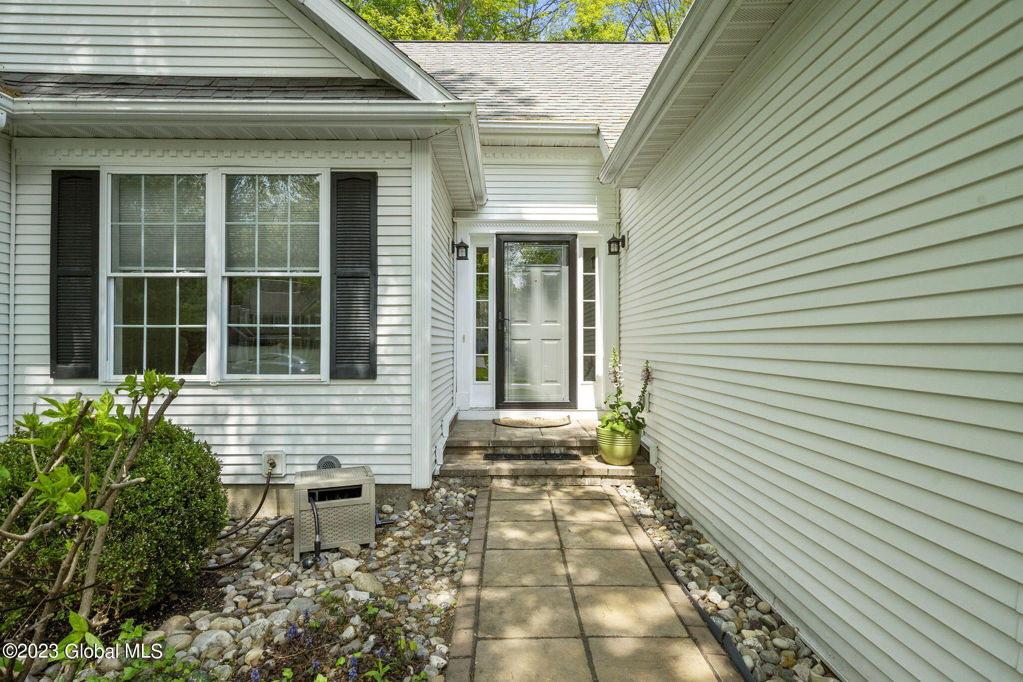 3 Candiwood Court