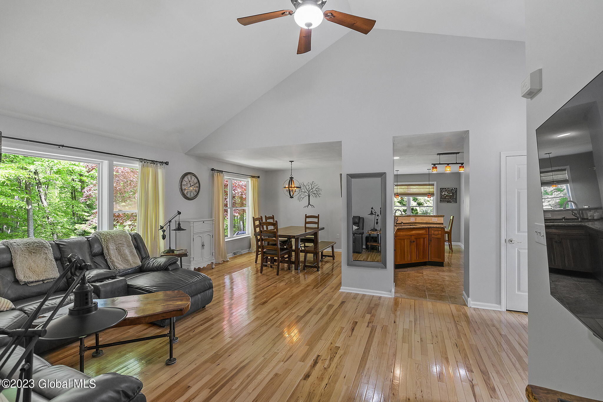 3 Candiwood Court