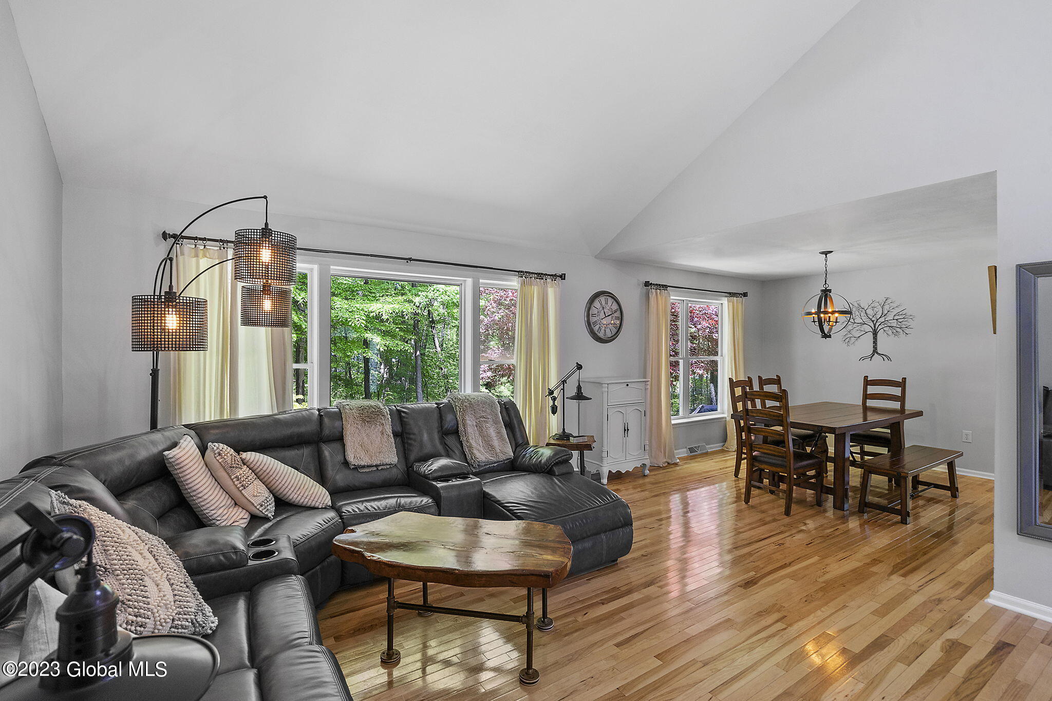 3 Candiwood Court