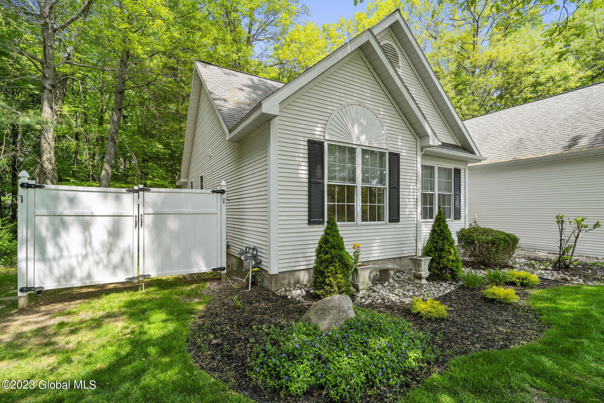 3 Candiwood Court