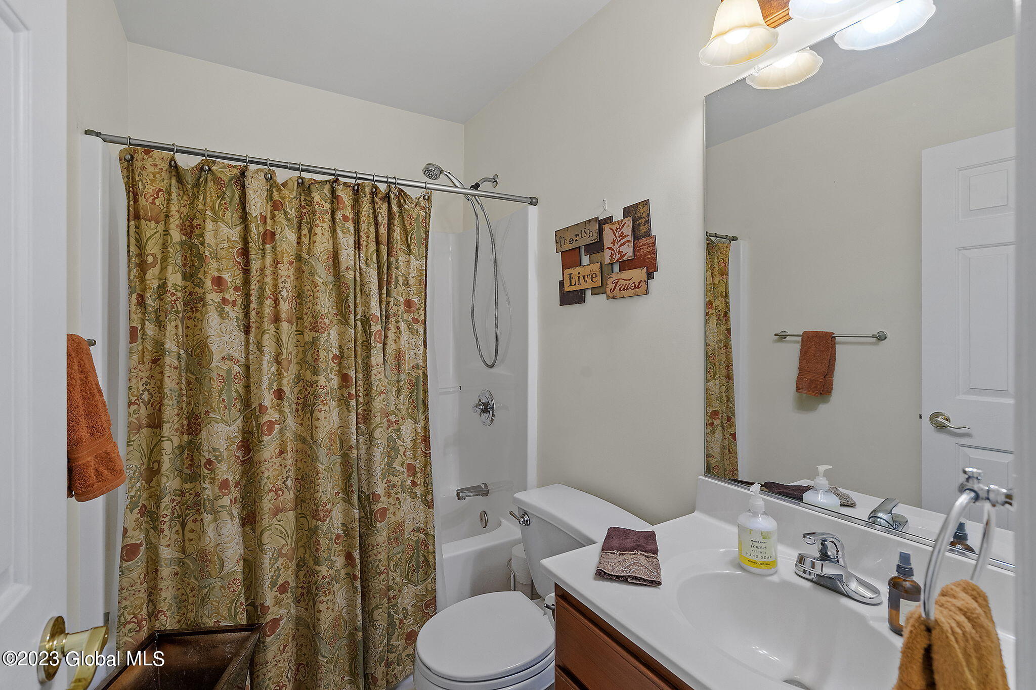 3 Candiwood Court