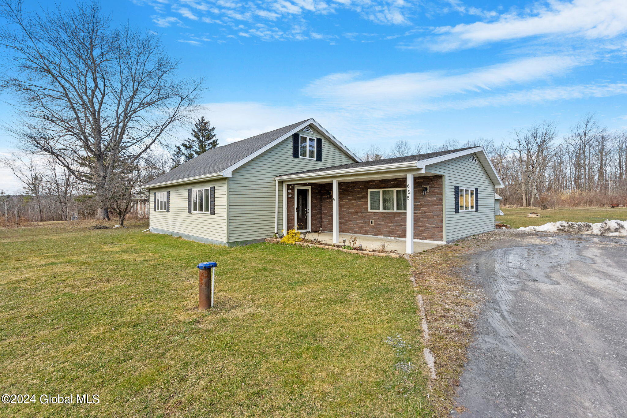 625 E Shore Road