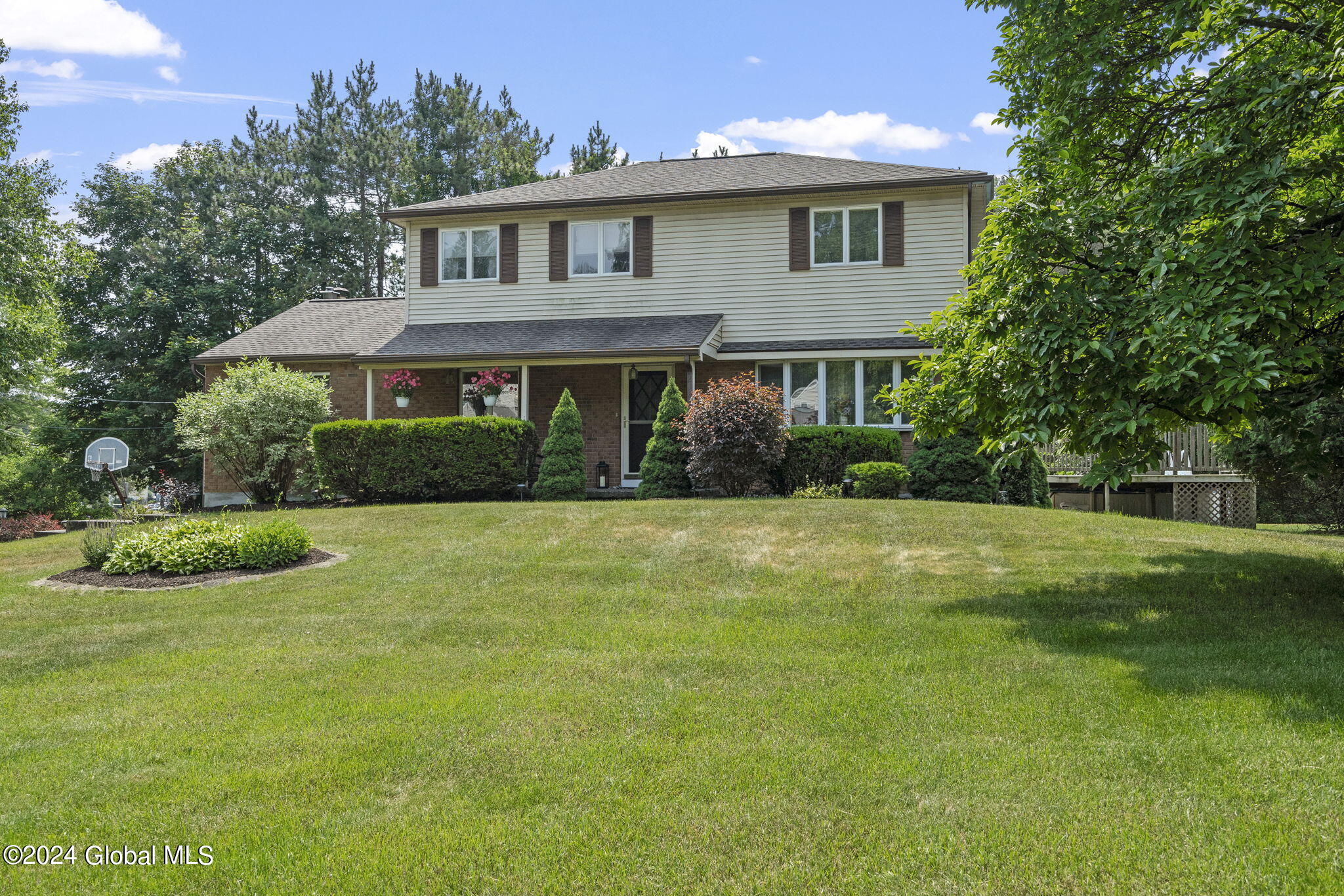 2 Cambridge Drive
